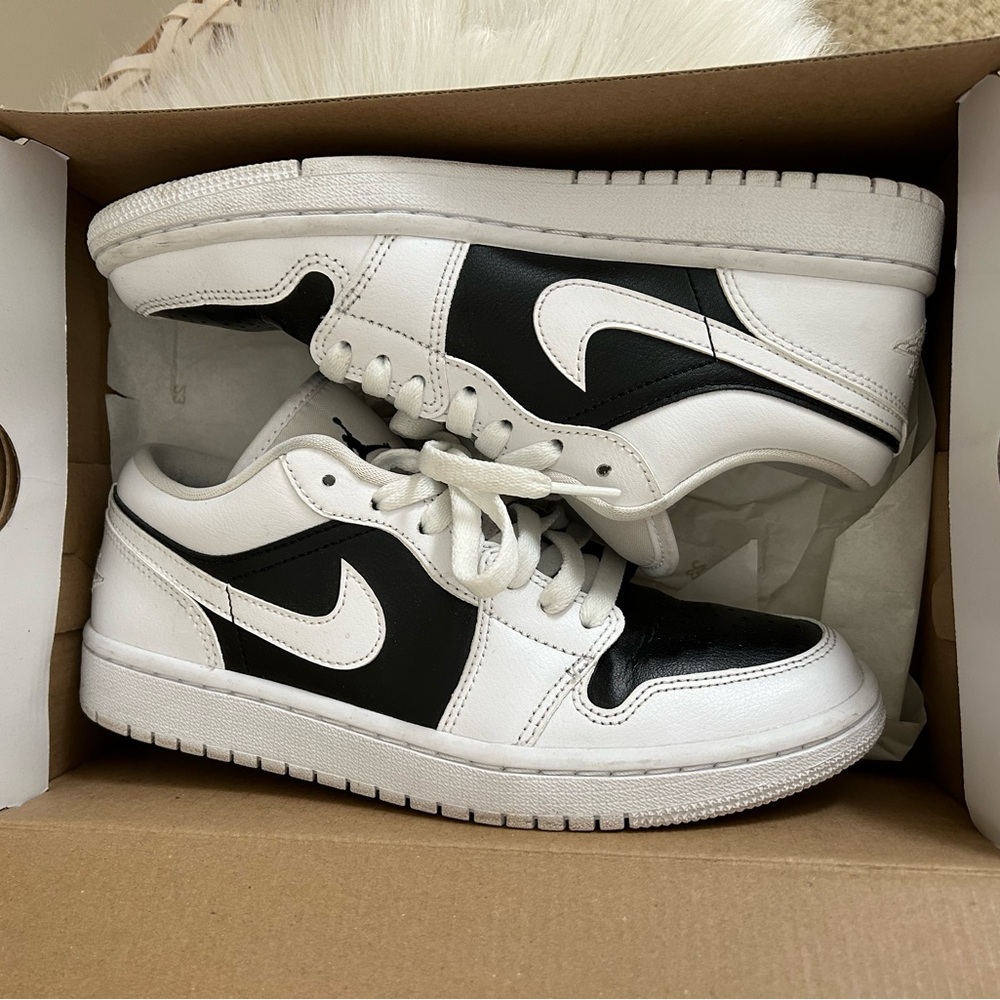 Jordan Low Panda Women’s 7.5 Excellent Condition